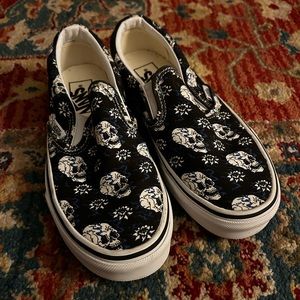 brand new slip on skull vans never worn